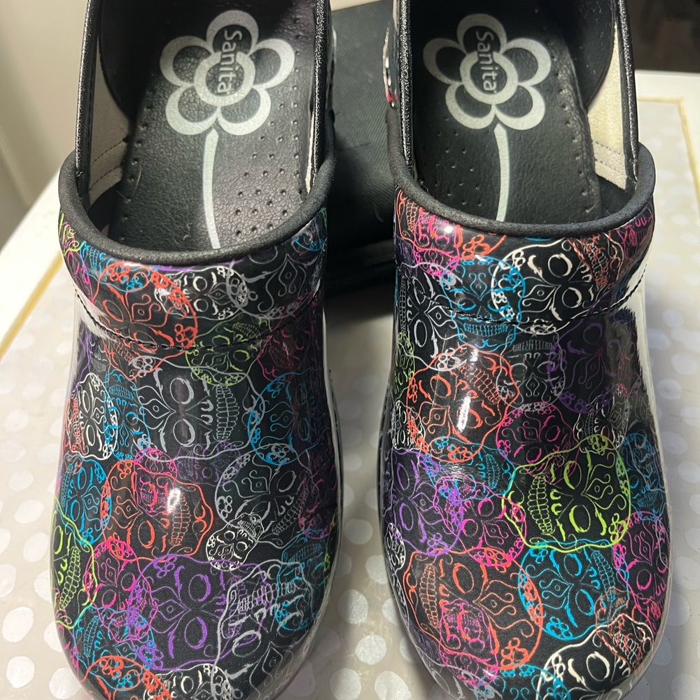 Sanita Colorful Skull Pattern Clogs